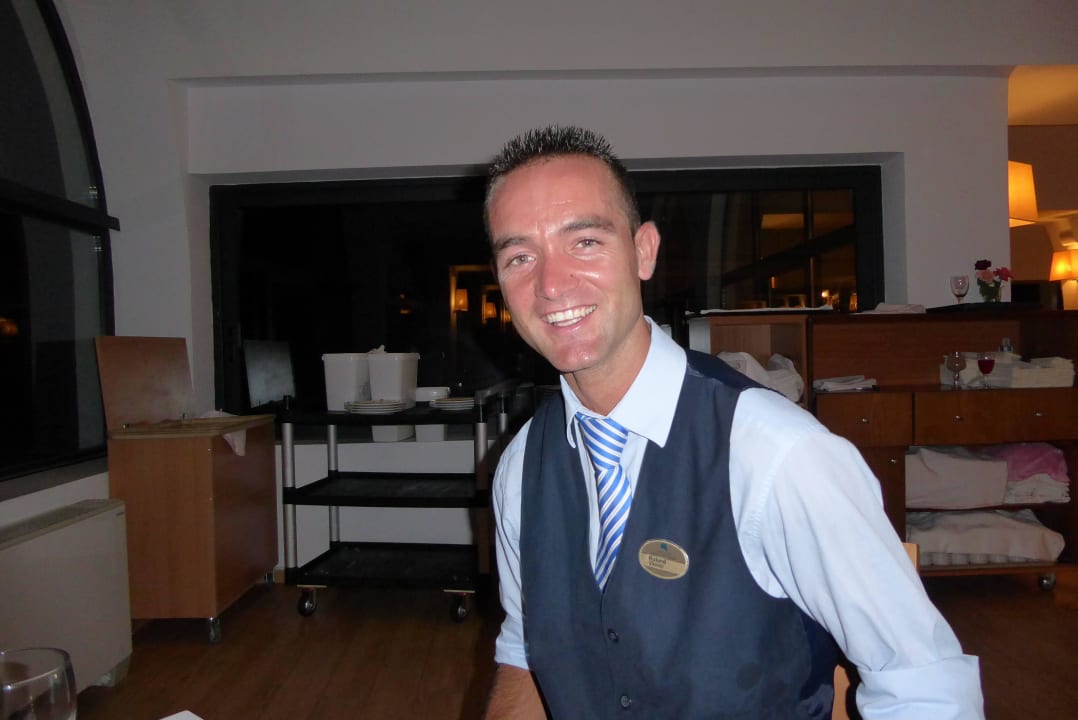 Waiter Roland TUI BLUE Oceanis Beach and Spa Resort