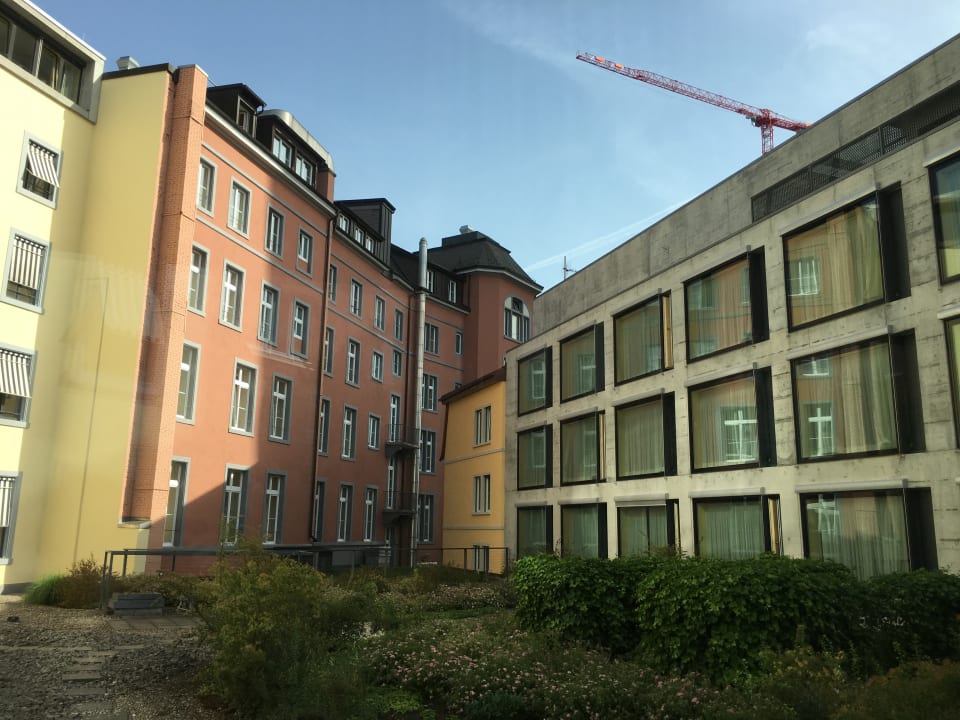 Wenig ansprechende Dachterasse (was aber nicht weiter stört) Hotel Victoria