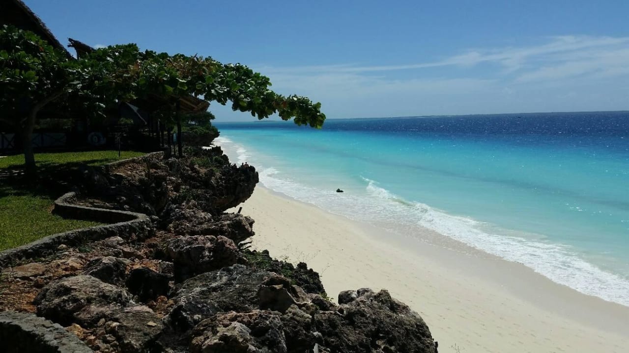 Strand links Royal Zanzibar Beach Resort