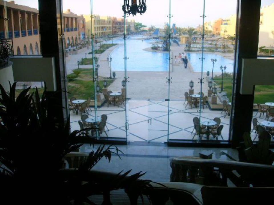 Ausblick von der Eingangshalle Titanic Beach Spa & Aqua Park