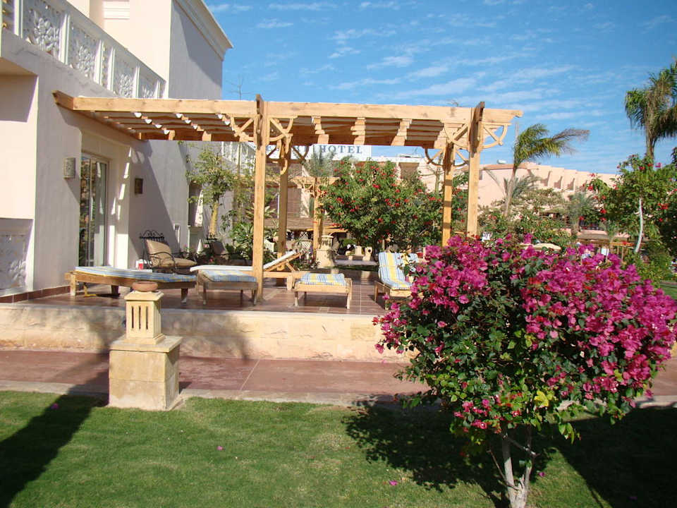 Сад Pickalbatros Palace Resort