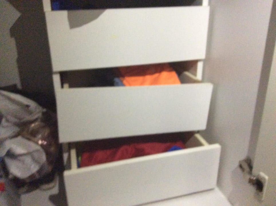 Schubläden im Kleiderschrank Lindos Royal Resort