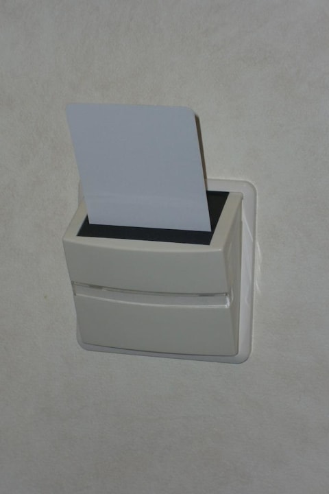 Zimmer: Stromhauptschalter mit Zimmerkarte Hotel Novotel Karlsruhe City