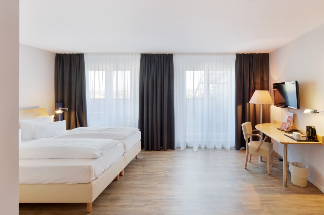 Zimmer AMEDIA Hotel Dresden Elbpromenade