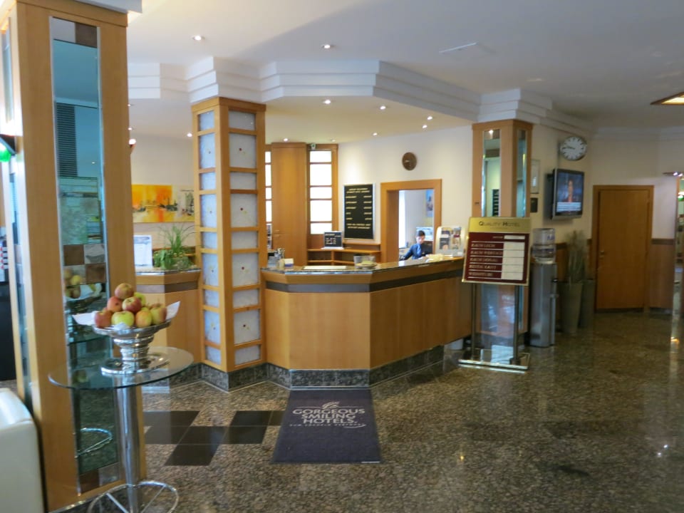 Lobby Area  Quality Hotel Augsburg
