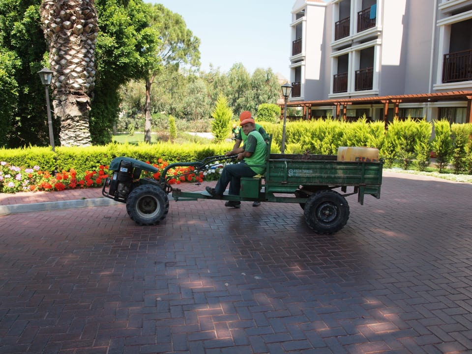 Die fleissigen Gärtner TUI Magic Life Belek