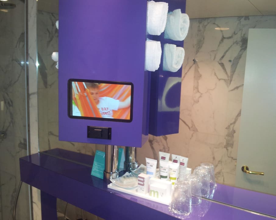 TV im Bad Hotel Stoller