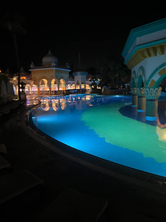 Pool Kamelya Aishen Club