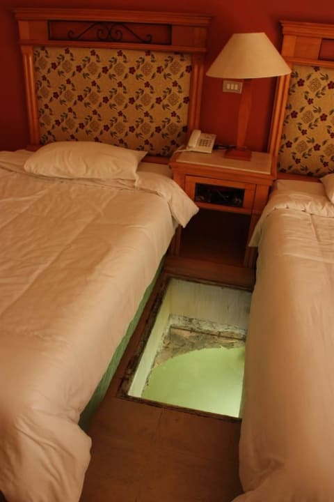 Bodenschaufenster in Bungalow Bellagio Beach Resort & Spa