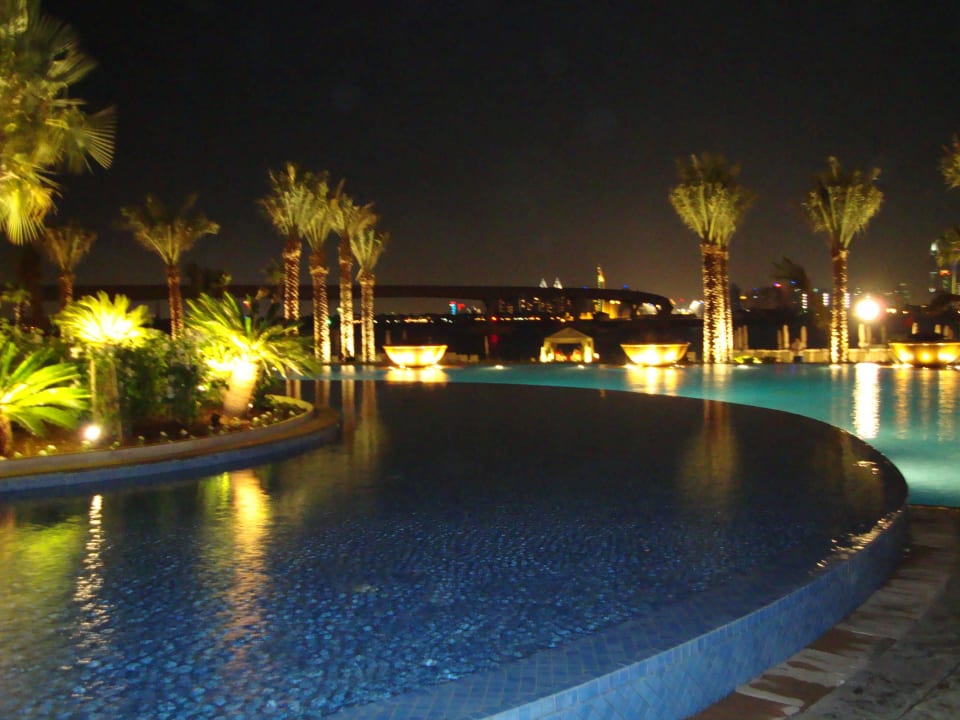 Hauptpool bei Nacht Atlantis, The Palm