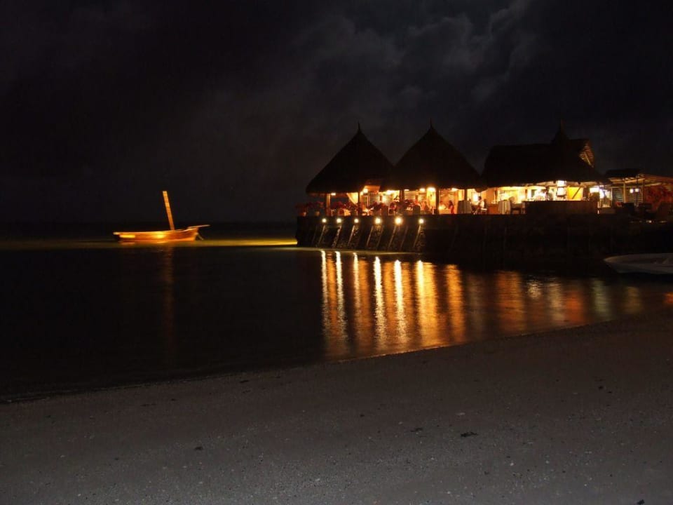 Strandrestaurant bei Nacht Veranda Paul & Virginie Hotel & Spa - Adults only