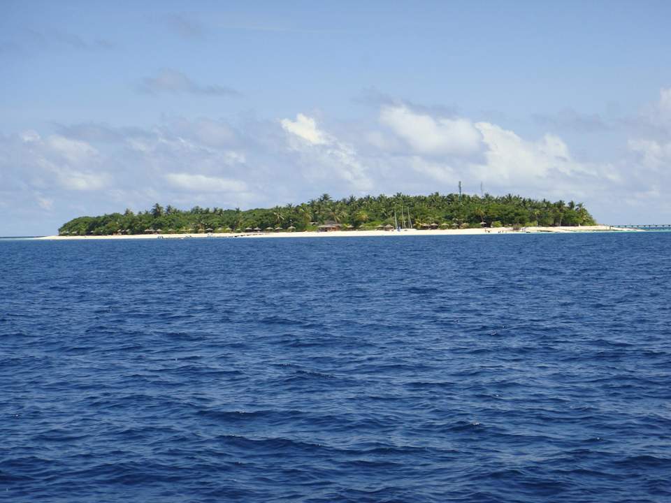 Reethi vom Boot aus gesehen NH Collection Maldives Reethi Resort