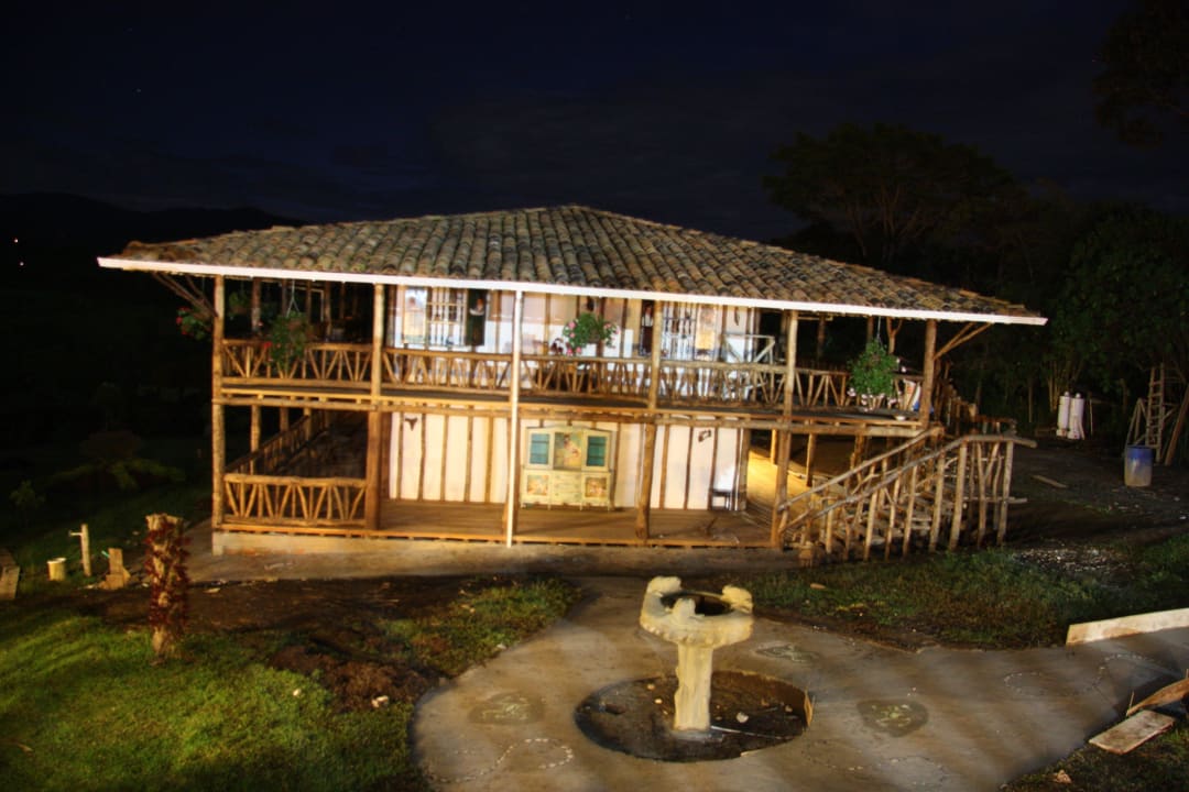 Eines der 3 Wohnhäuser Akawanka Lodge