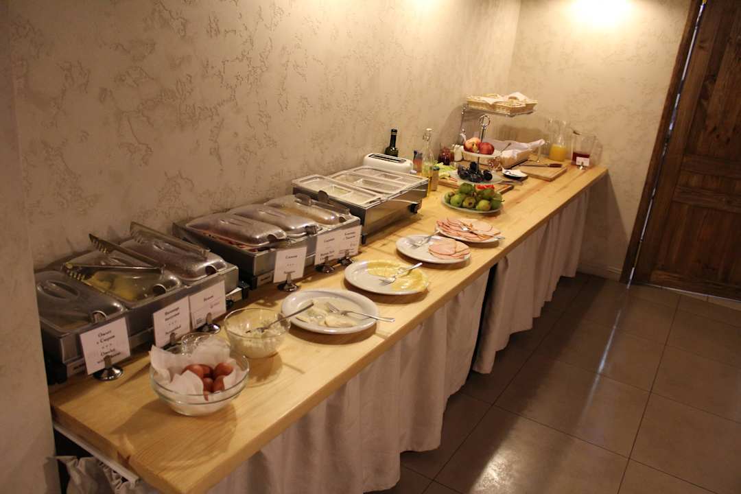 Buffet Frühstück Teilansicht Premier Geneva Hotel
