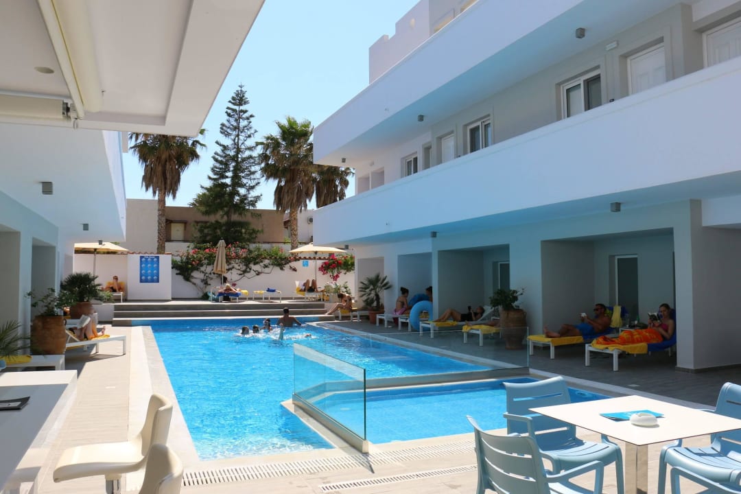 Der Pool Sentido More Meni Residence & Suites