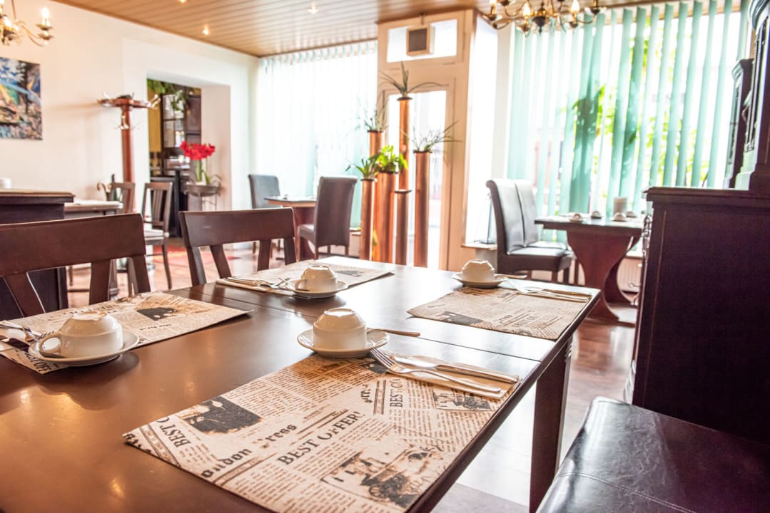 Gastro Neubert's - Gasthaus am Rhein
