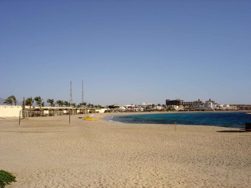 Blick auf den Strand Coral Sun Beach