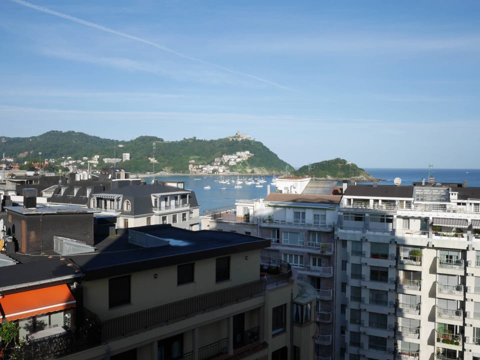 Blick aus dem Zimmer in Richtung Meer TRYP San Sebastián Orly Hotel