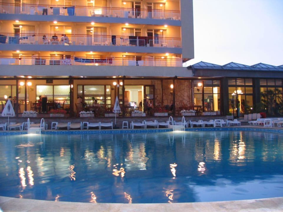 Basen Hotel Detelina