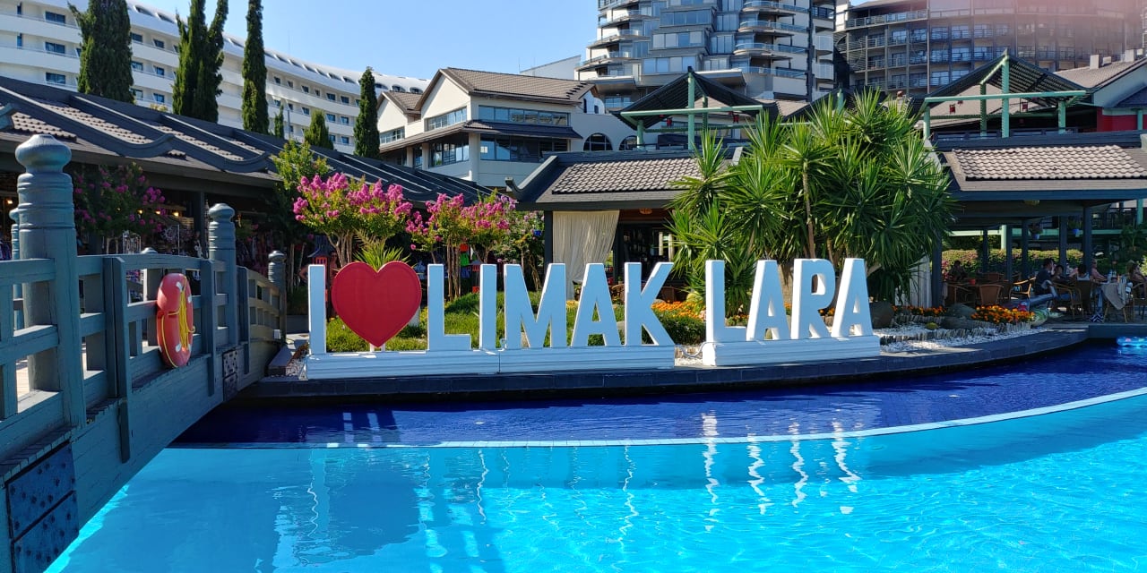 Pool Limak Lara Deluxe Hotel & Resort