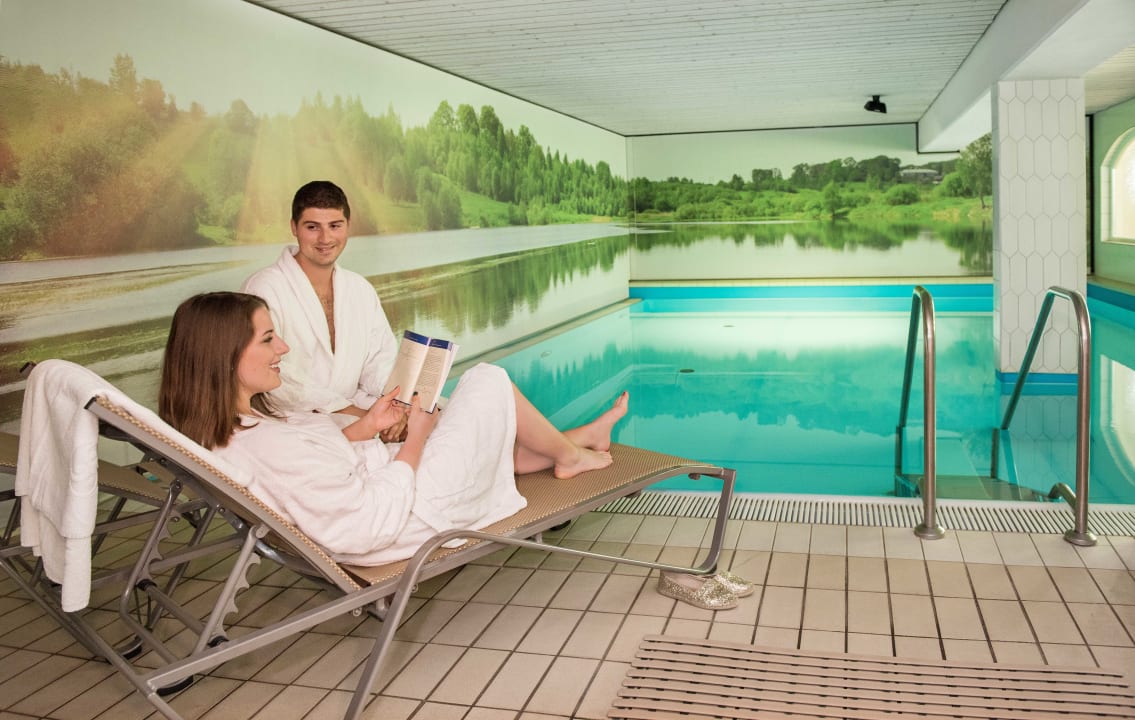 Pool Landschloss Ernestgrün