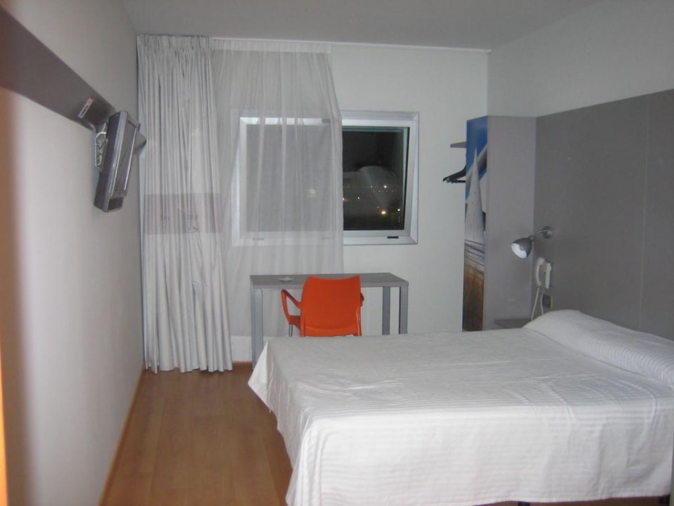 Zimmer mit Flachbildfernseher Hotel Sidorme Valencia-Paterna