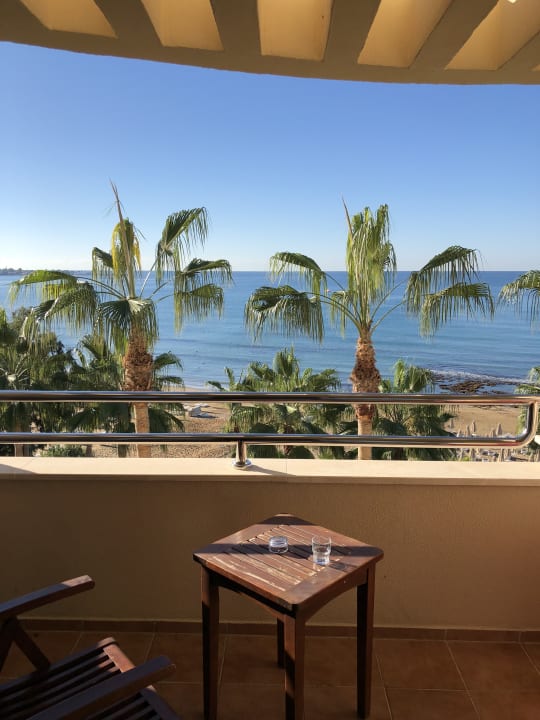 Zimmer Melas Resort Hotel