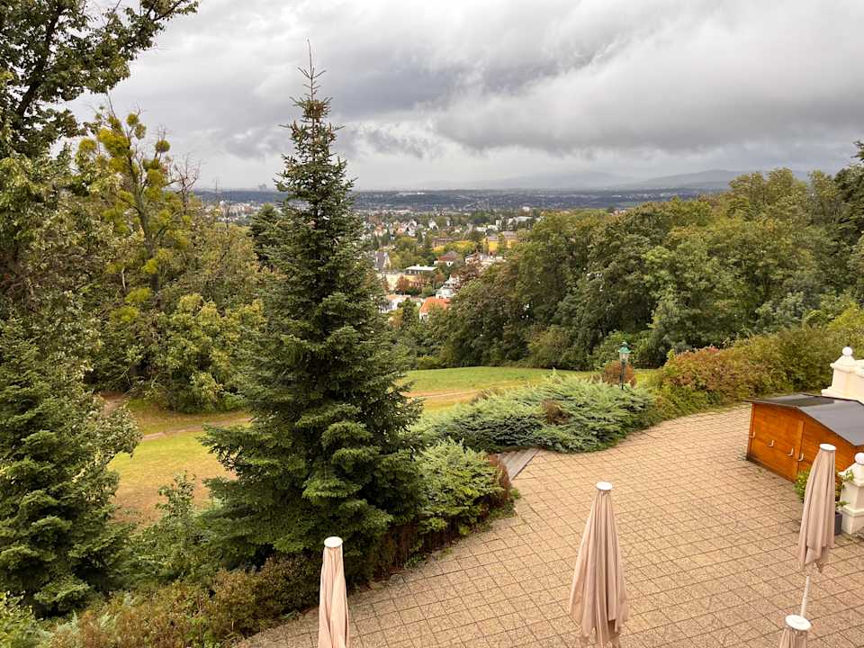 Ausblick Austria Trend Hotel Schloss Wilhelminenberg