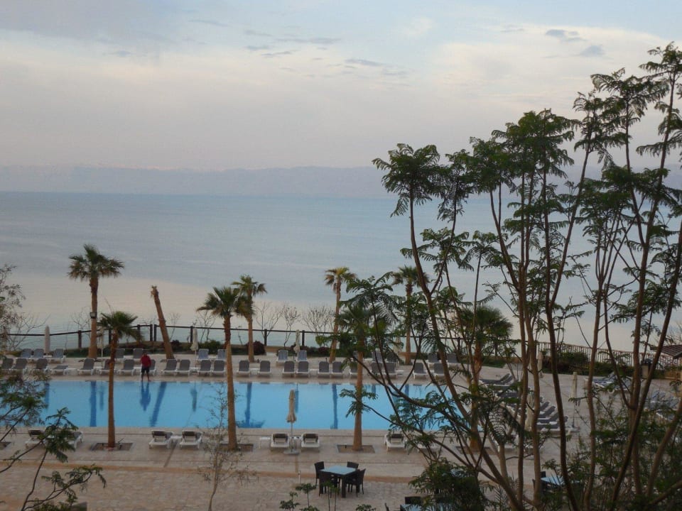Pool und Meer Holiday Inn Resort Dead Sea