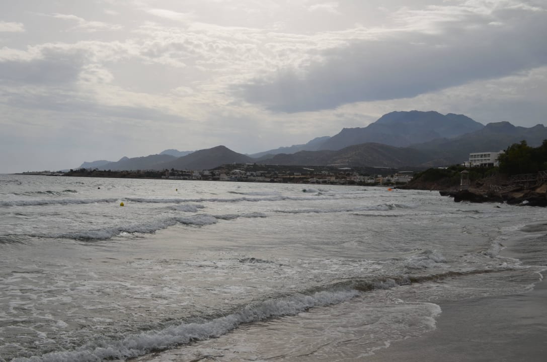 Widok na plażę Atlantica Mikri Poli Crete