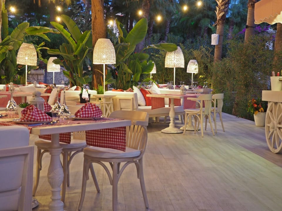 Gastro Hotel Miramare Beach