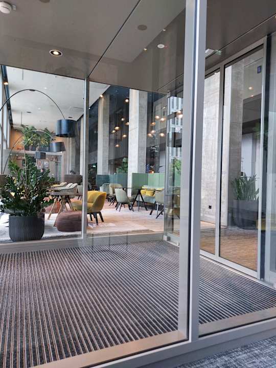 Lobby b'mine Hotel Frankfurt Airport