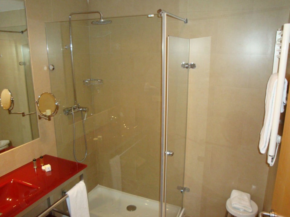Badezimmer Ramada by Wyndham Madrid Getafe