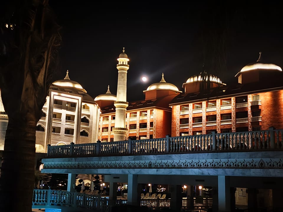 Außenansicht Royal Taj Mahal Hotel