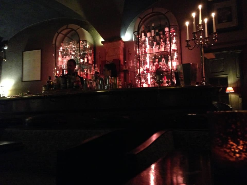 Gruselbar - schlecht wie selten Hotel Cour des Loges