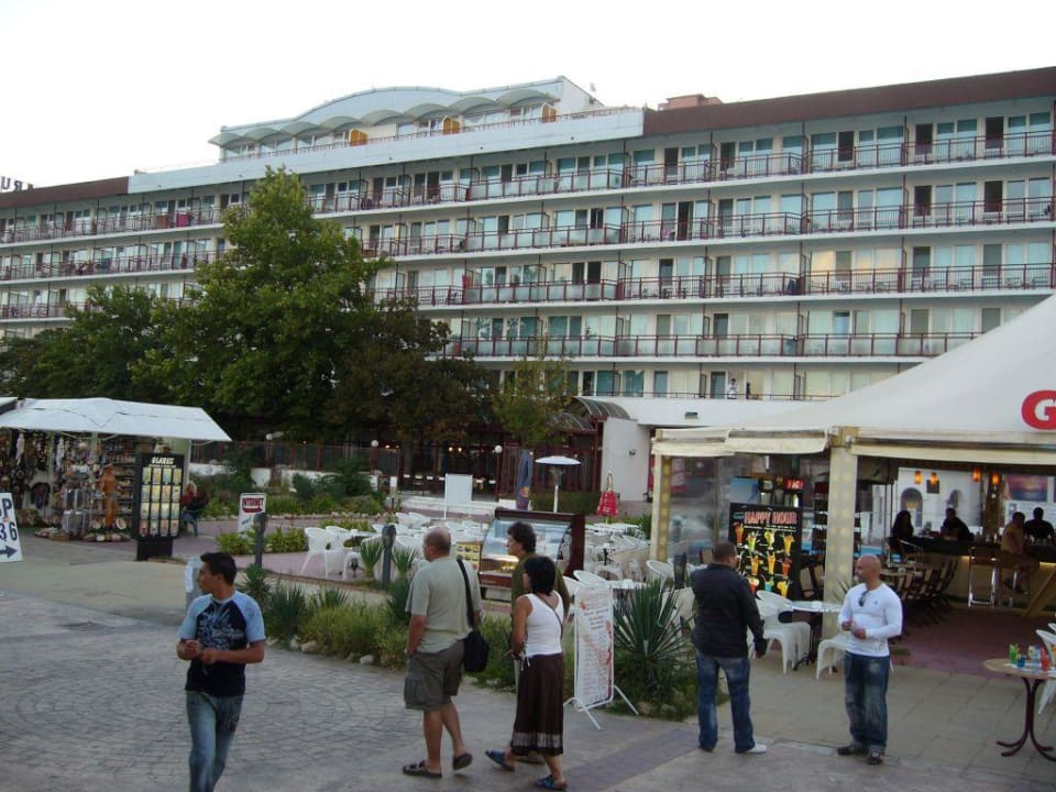 Wejście od strony plaży Hotel Glarus Beach