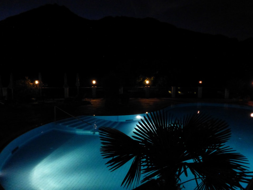 Außenpool am Abend Hotel Panorama