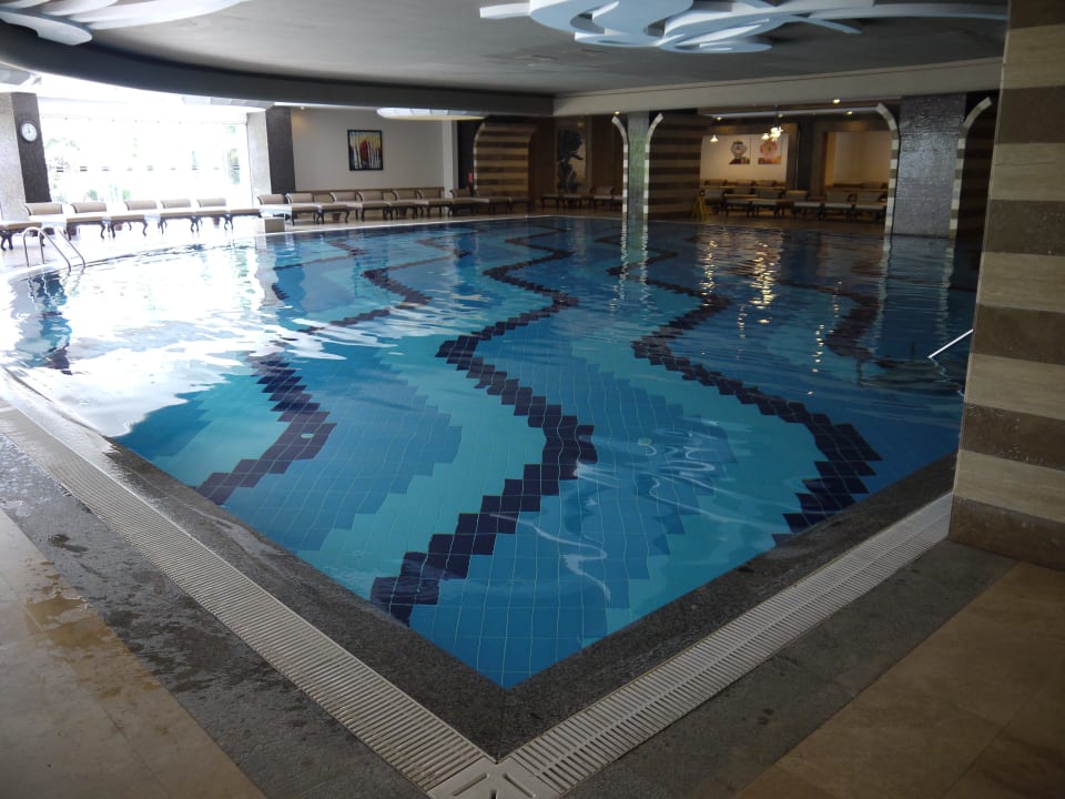 Piscine intérieur Hotel Delphin Imperial