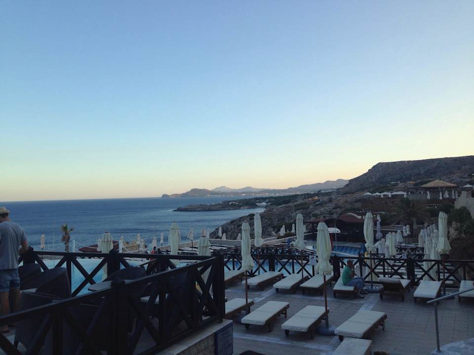 Ausblick auf den Pool Hotel Kalithea Horizon Royal