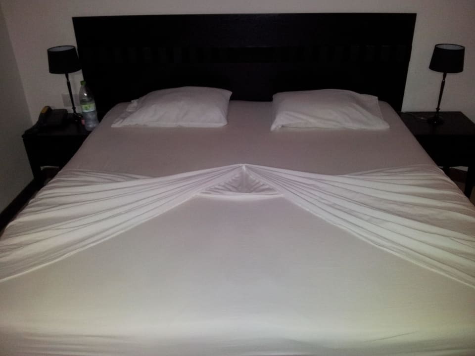 Immer neue Formen... Embudu Village