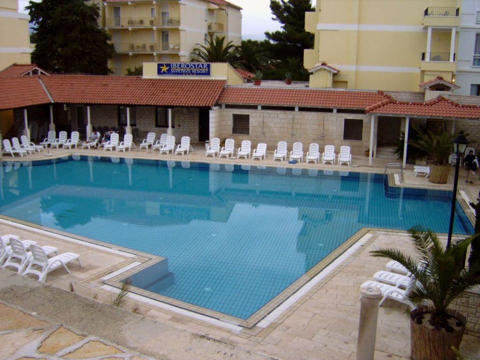 Pool im Hotel Iberostar Supertrus Waterman Svpetrvs  Resort