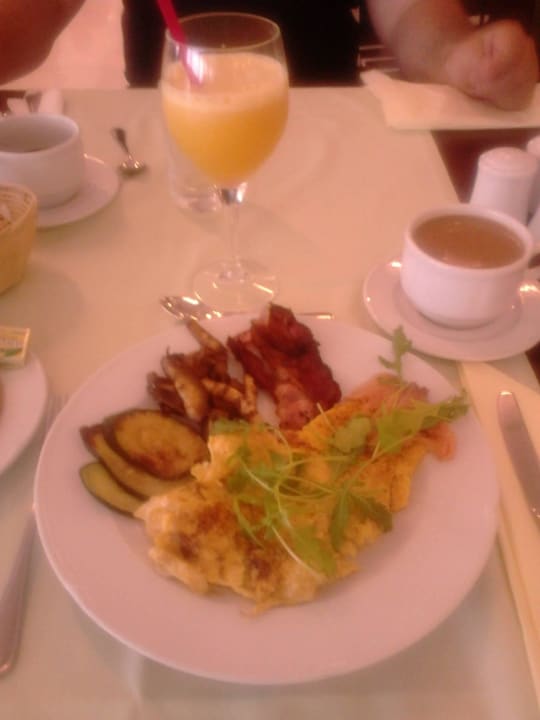 Lecker Frühstück Maistra Select Belvedere Resort