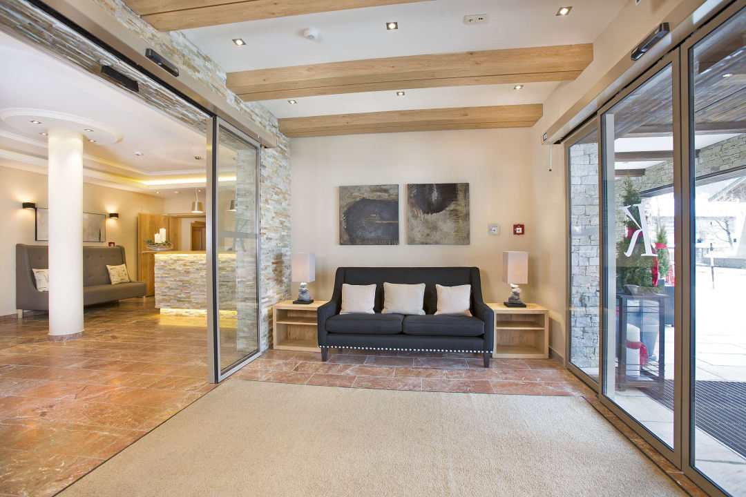 Blick in die Halle Das gemütliche Dorfhotel Kaltenhauser