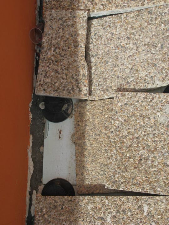 Stolperfallen auf der Dachterrasse  Aqua Pedra Dos Bicos Design Beach Hotel - Adults only