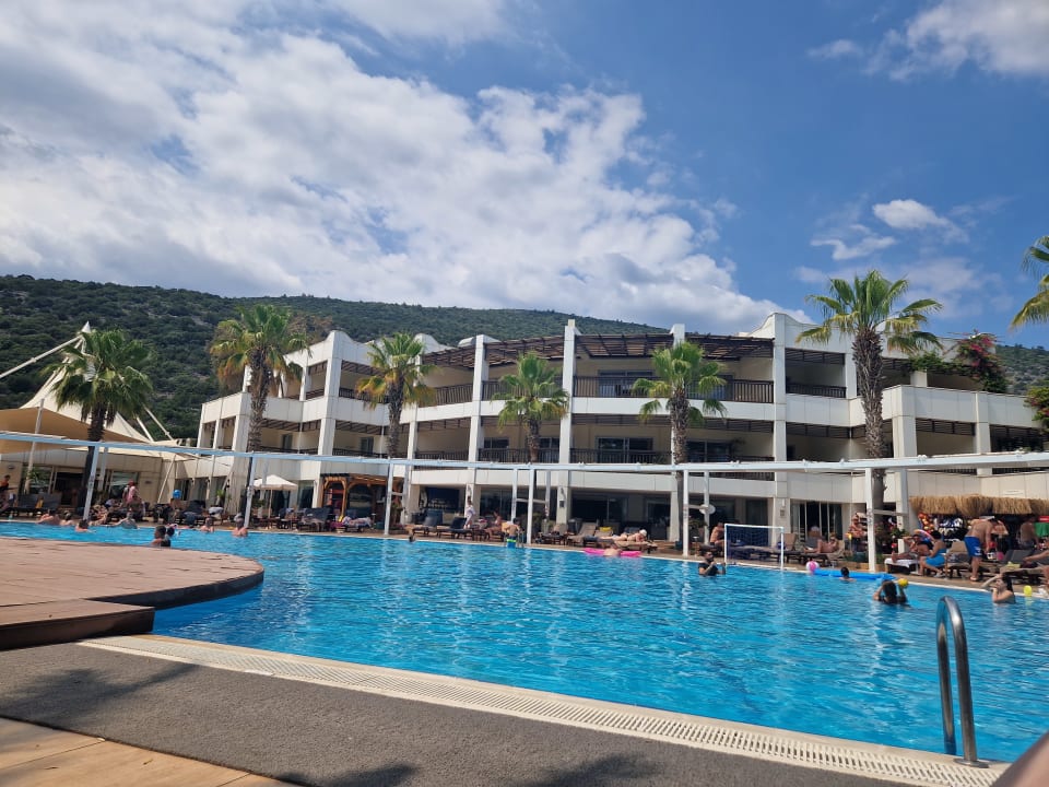 Pool Latanya Park Resort