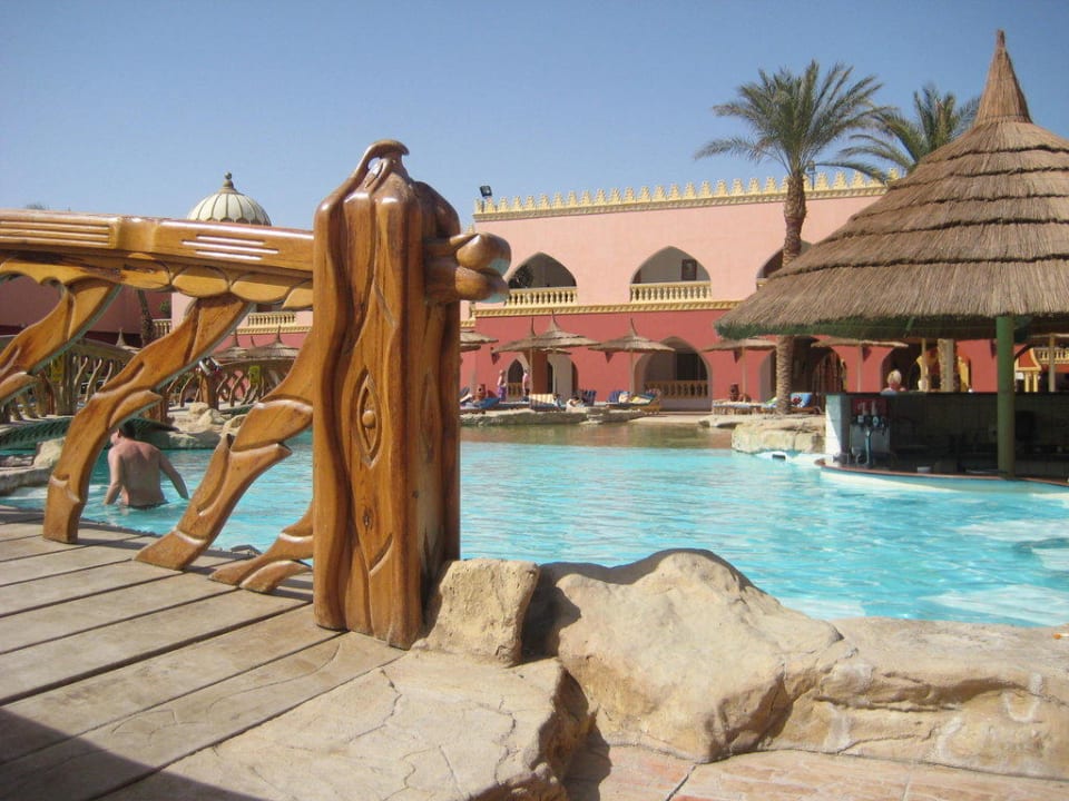 Pool mit Poolbar Pickalbatros Alf Leila Wa Leila Resort - Neverland Hurghada