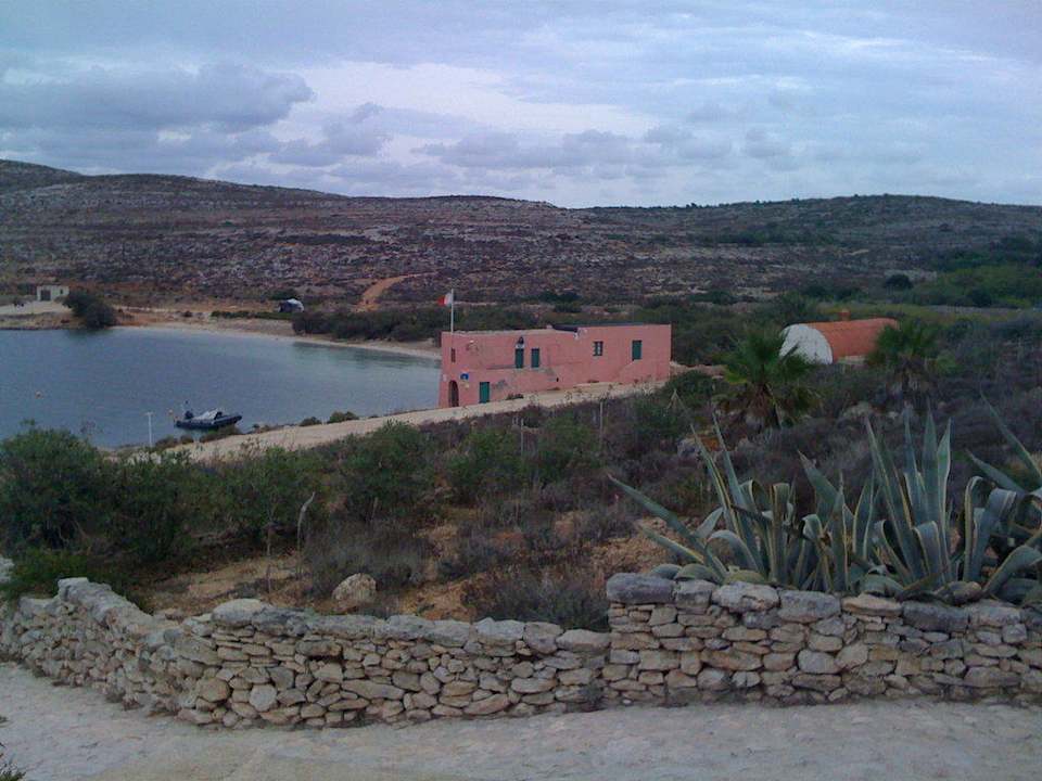 Public Beach bei den Bungalows Comino Hotel & Bungalows