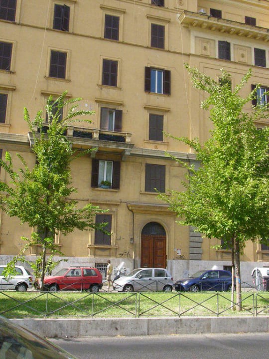 Blick auf den Hoteleingang Hotel Domus Castrense