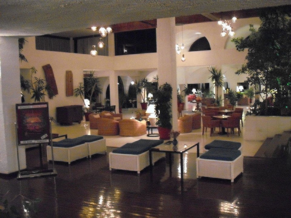 Blick in die Lobby TUI BLUE Oceanis Beach and Spa Resort