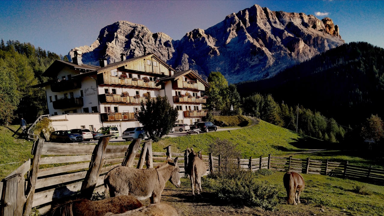 Außenansicht Hotel Ciurnadú